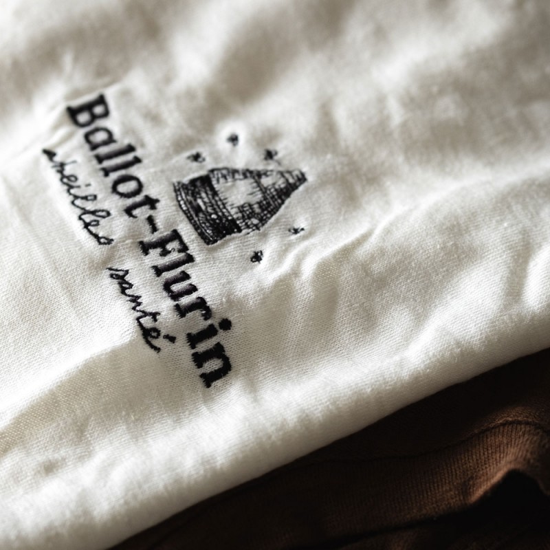 Embroidered Organic Linen T-shirt - Ecru 2